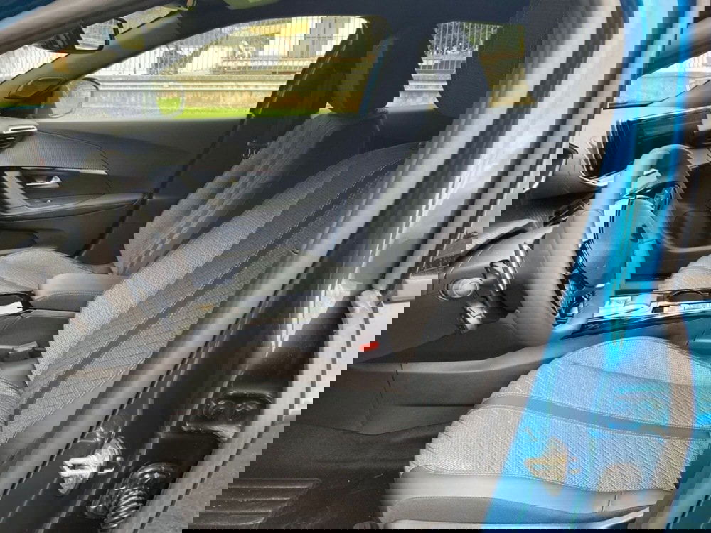 Peugeot 2008 nuova a Salerno (6)