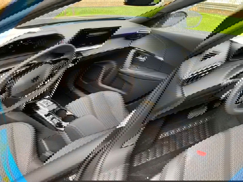 Peugeot 2008 nuova a Salerno (8)