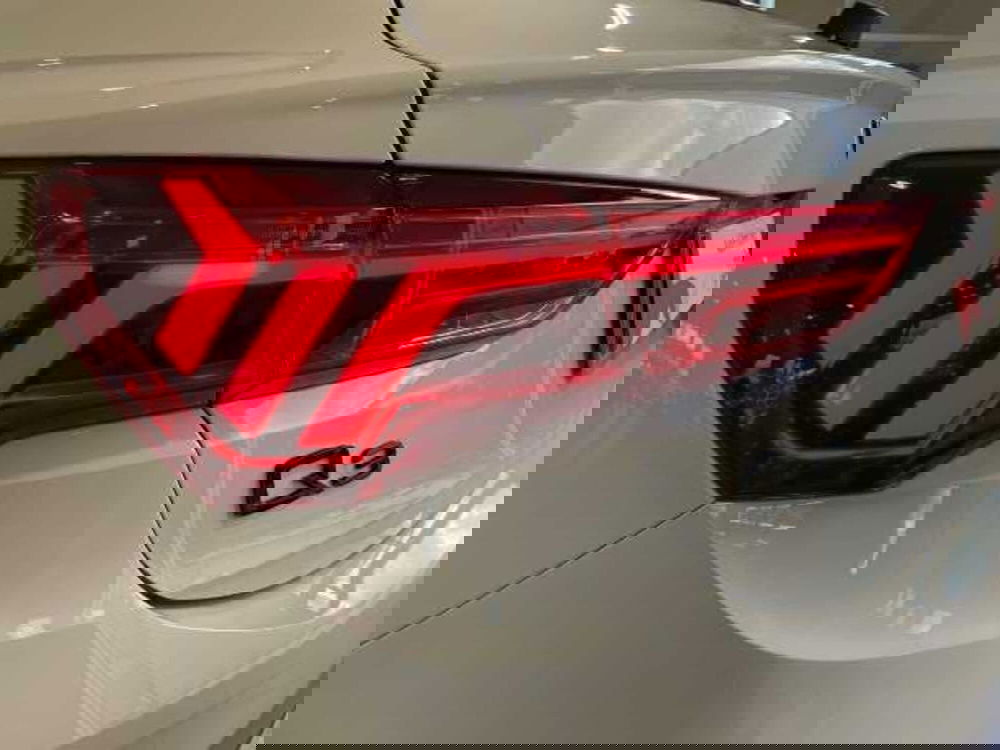Audi Q3 Sportback nuova a Prato (10)