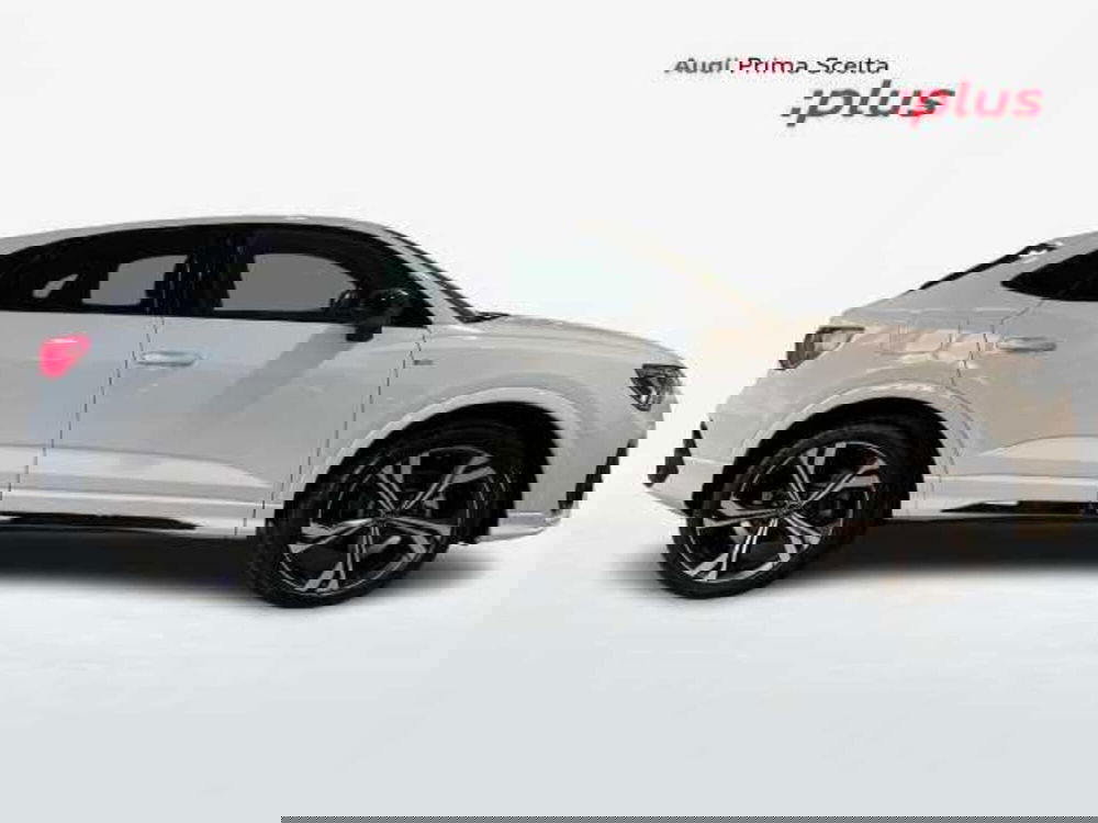 Audi Q3 Sportback nuova a Prato (12)