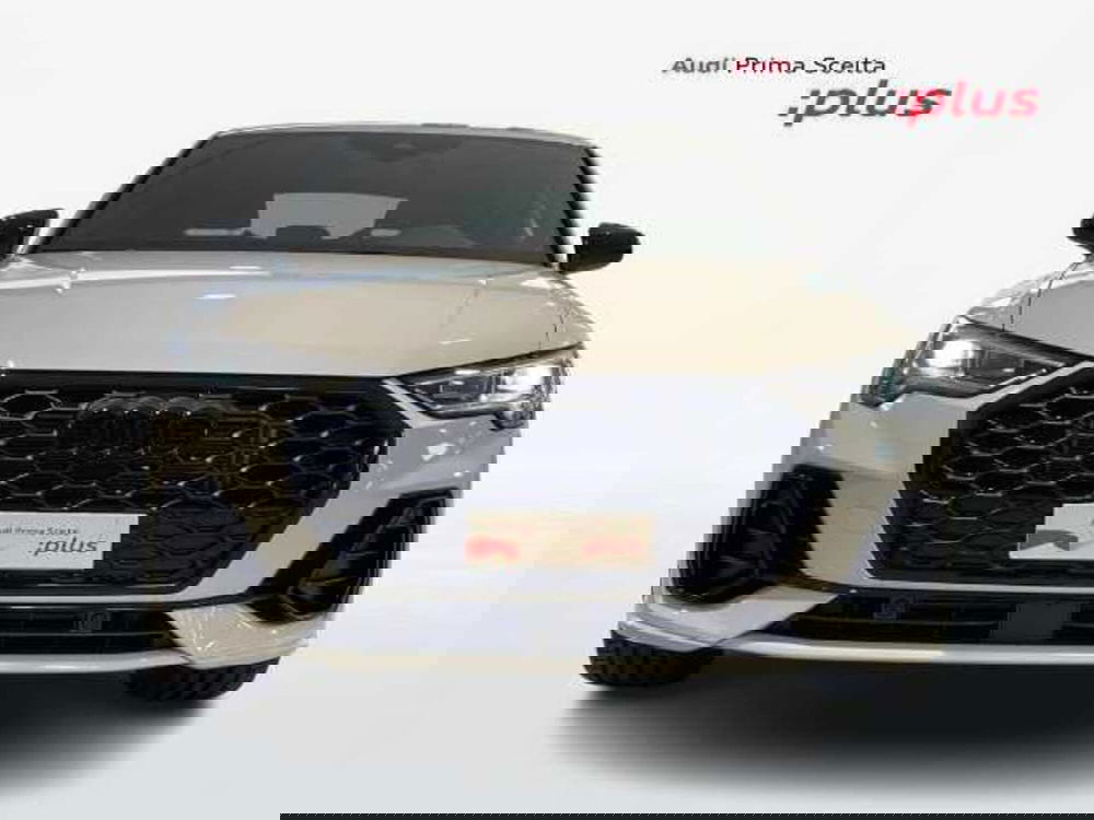 Audi Q3 Sportback nuova a Prato (13)