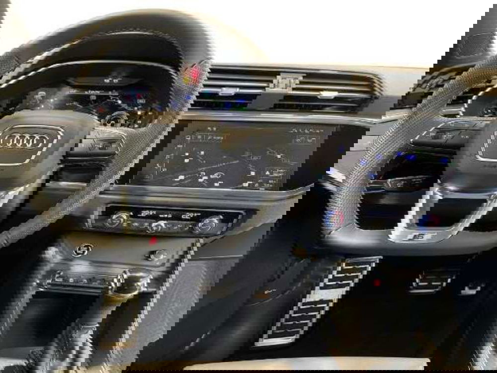 Audi Q3 Sportback nuova a Prato (4)