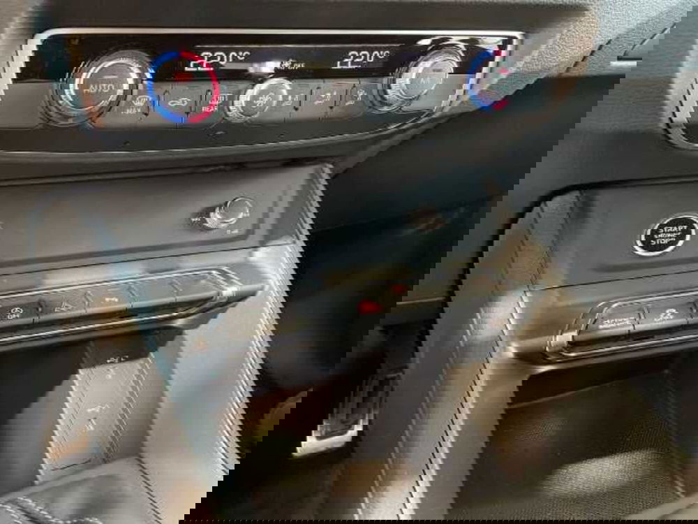 Audi Q3 Sportback nuova a Prato (9)