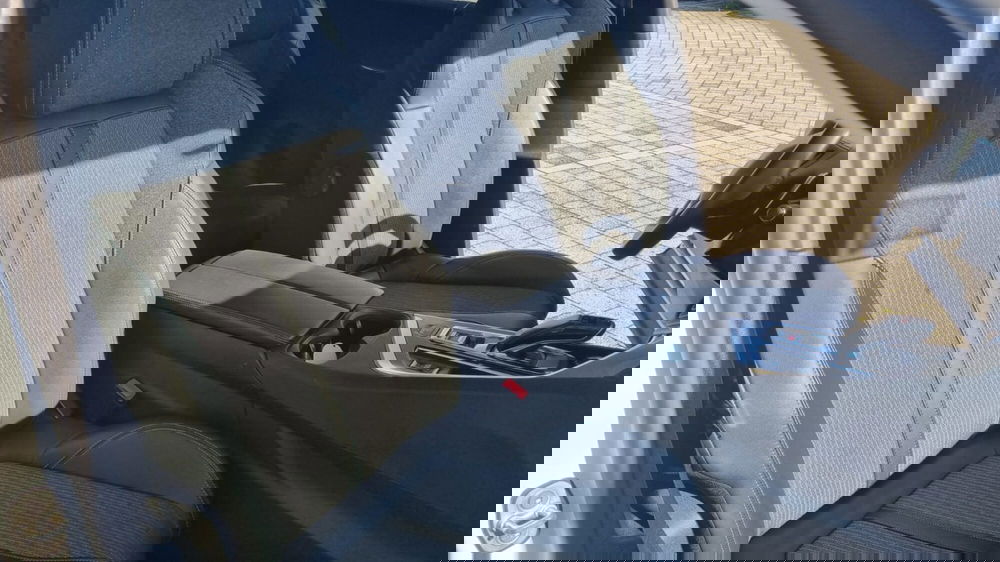 Peugeot 5008 usata a Lucca (16)