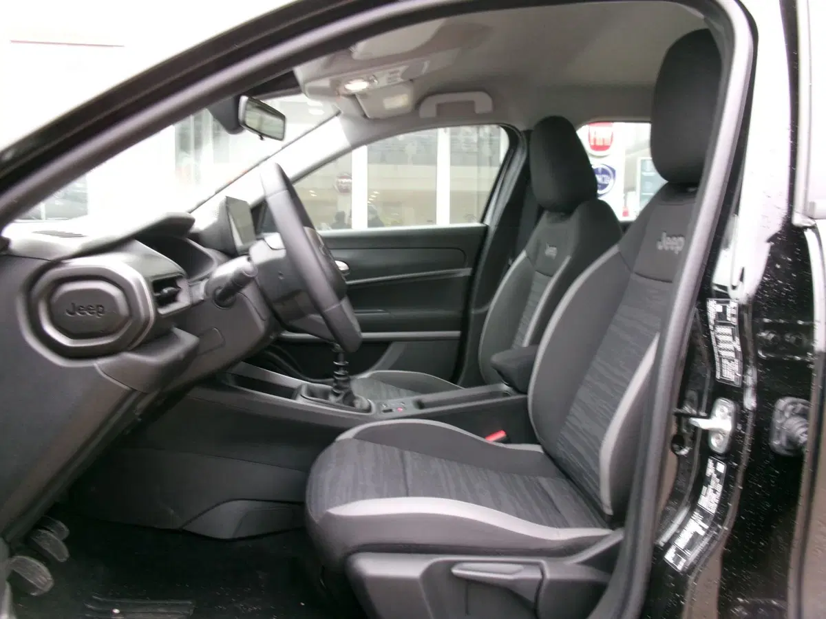 Jeep Avenger nuova a Venezia (10)