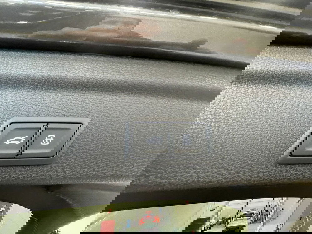 Audi Q3 Sportback nuova a Brescia (16)