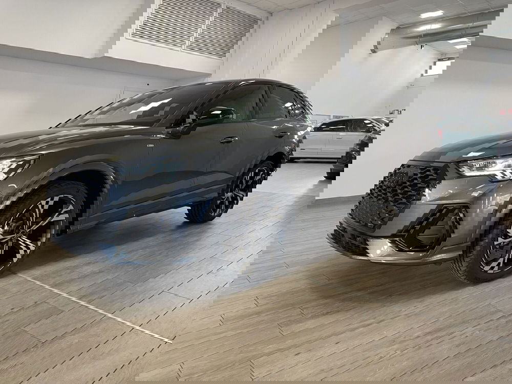 Audi Q3 Sportback nuova a Brescia (2)