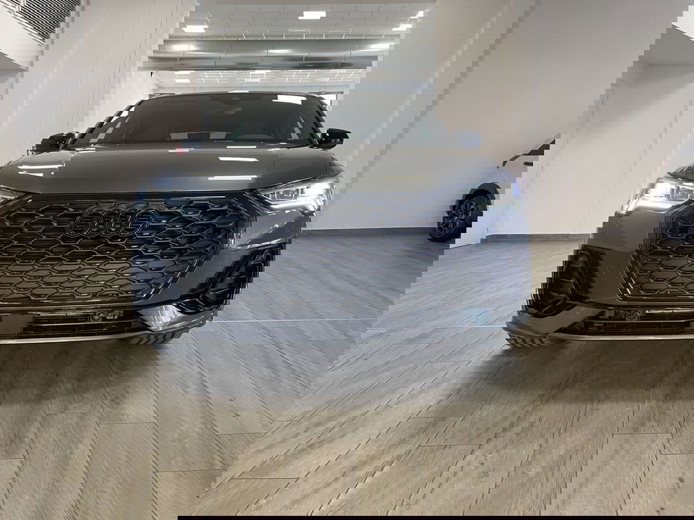 Audi Q3 Sportback nuova a Brescia (6)