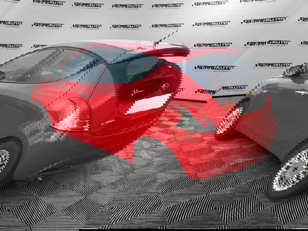 Lancia Ypsilon usata a Parma (3)