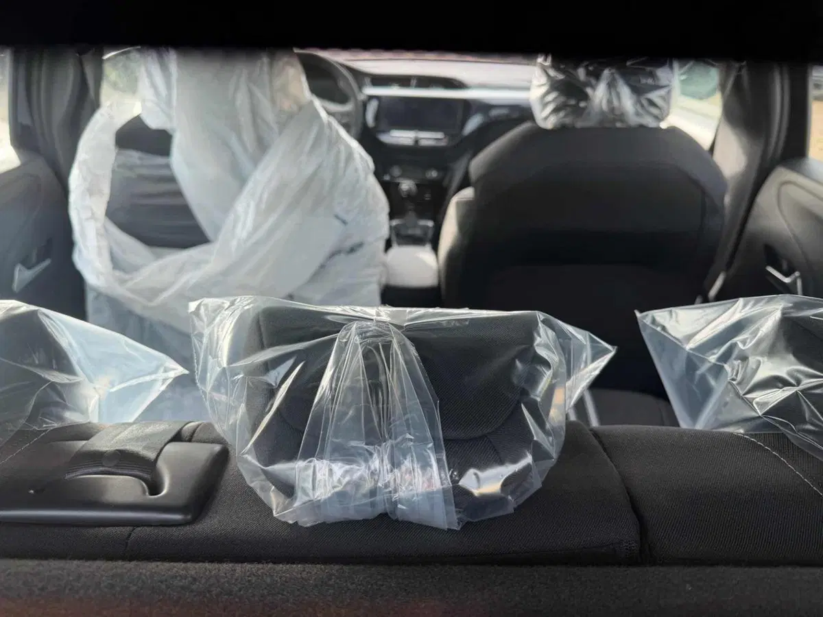 Opel Corsa nuova a Foggia (10)