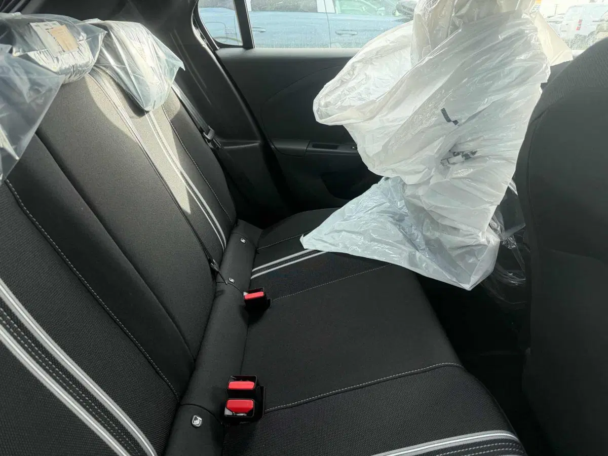 Opel Corsa nuova a Foggia (11)
