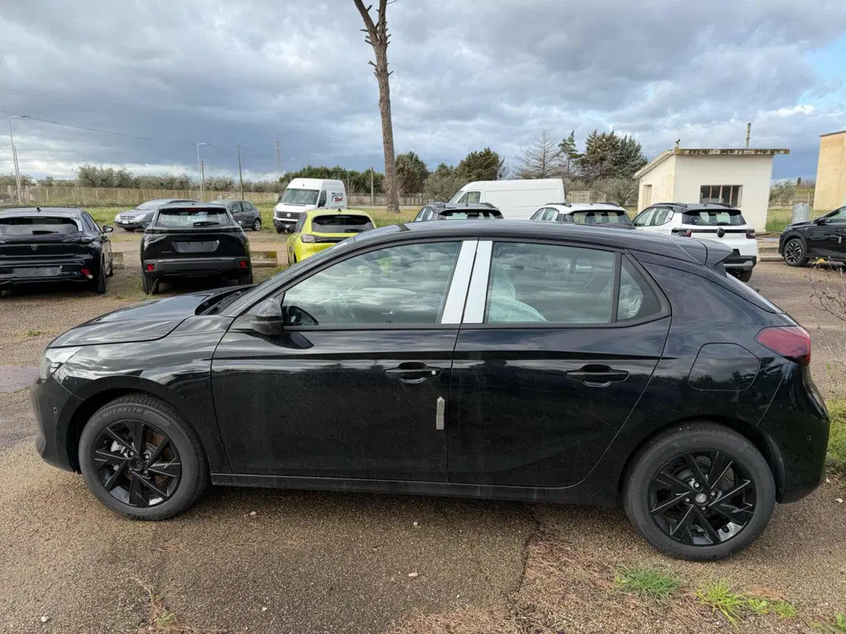 Opel Corsa nuova a Foggia (3)
