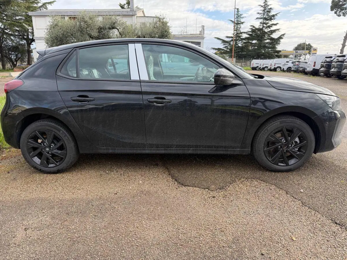 Opel Corsa nuova a Foggia (5)