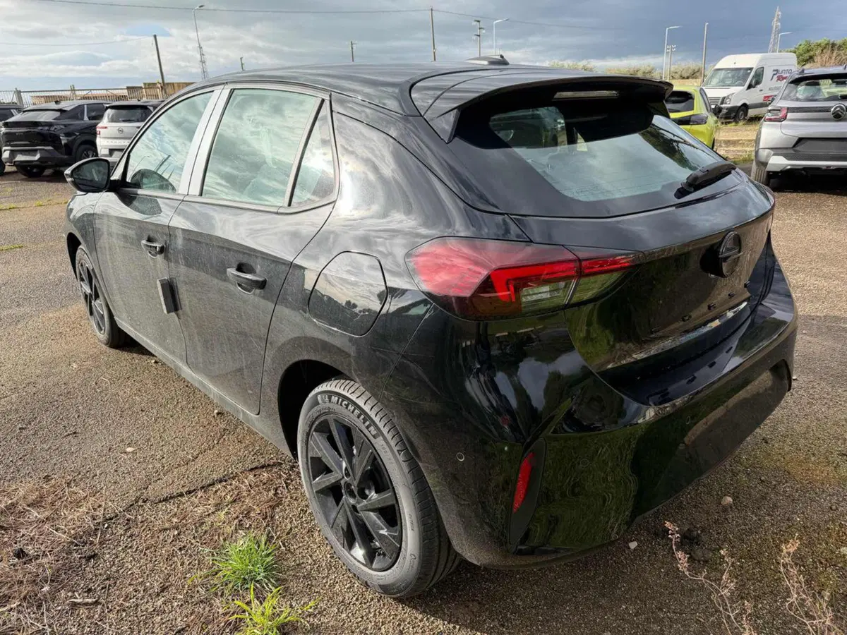 Opel Corsa nuova a Foggia (8)