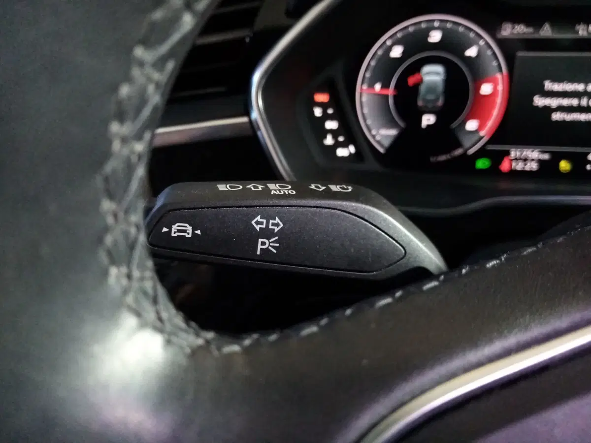 Audi Q3 usata a Bari (16)