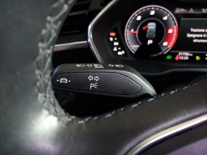 Audi Q3 usata a Bari (16)