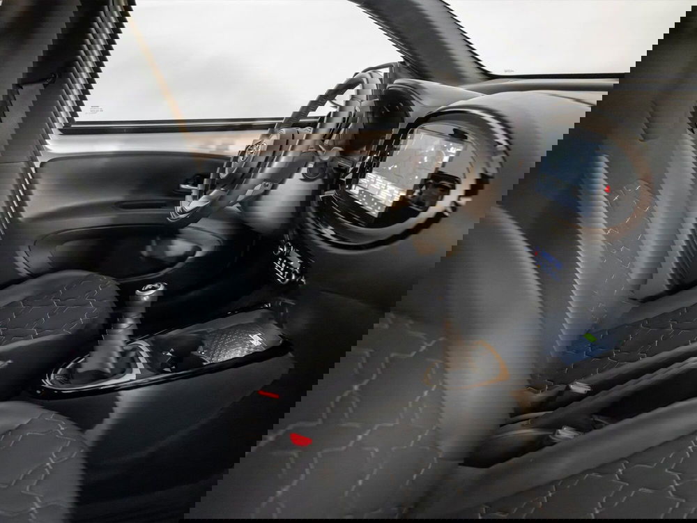 Toyota Aygo X usata a Foggia (8)