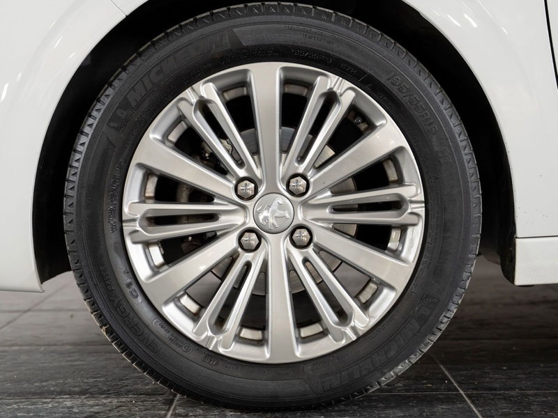 Peugeot 208 usata a Foggia (14)