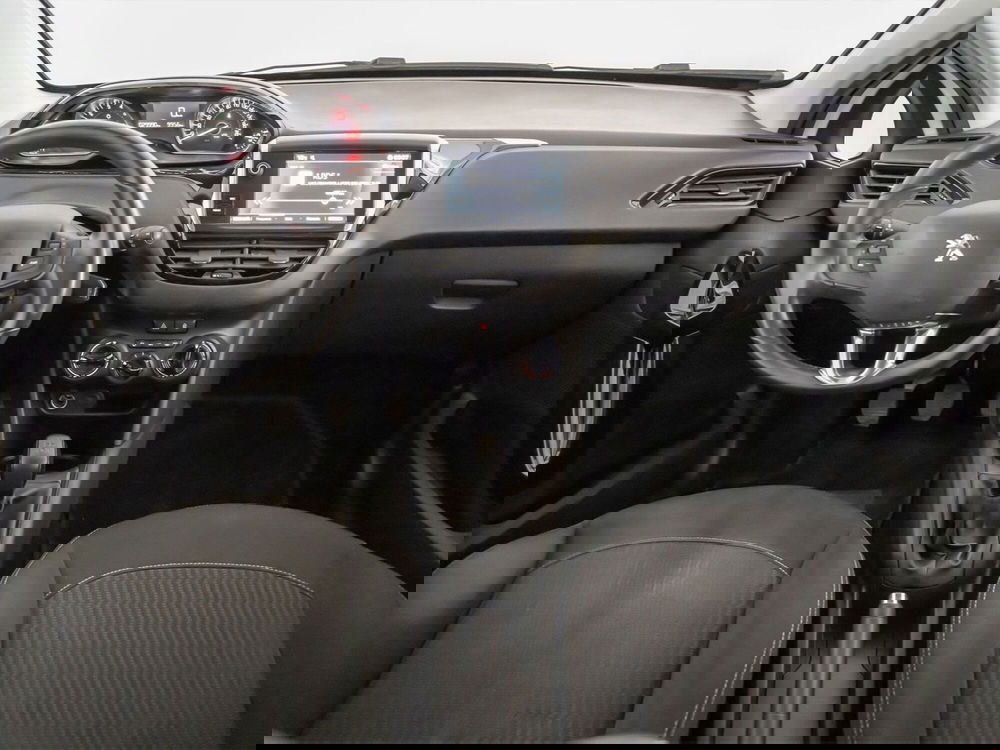 Peugeot 208 usata a Foggia (8)