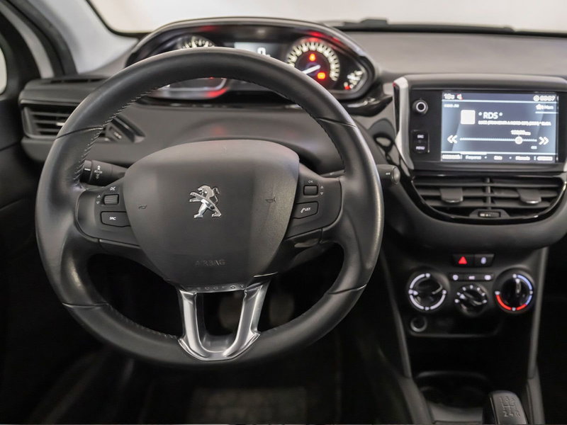 Peugeot 208 usata a Foggia (9)