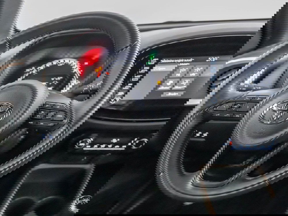 Toyota Aygo X usata a Foggia (10)