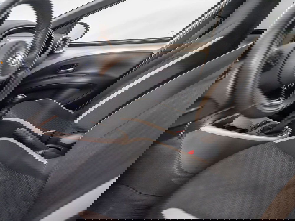 Toyota Aygo X usata a Foggia (12)