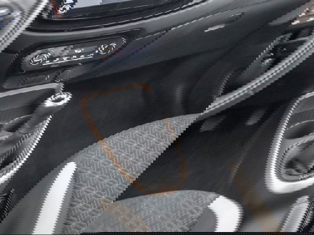 Toyota Aygo X usata a Foggia (18)