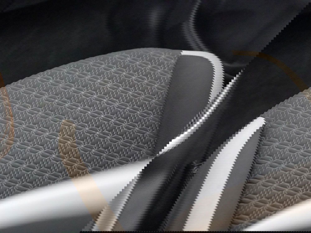 Toyota Aygo X usata a Foggia (19)