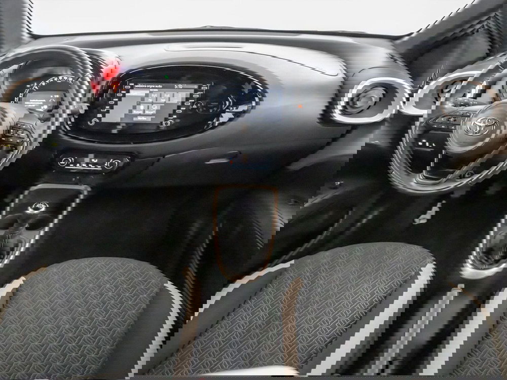 Toyota Aygo X usata a Foggia (9)