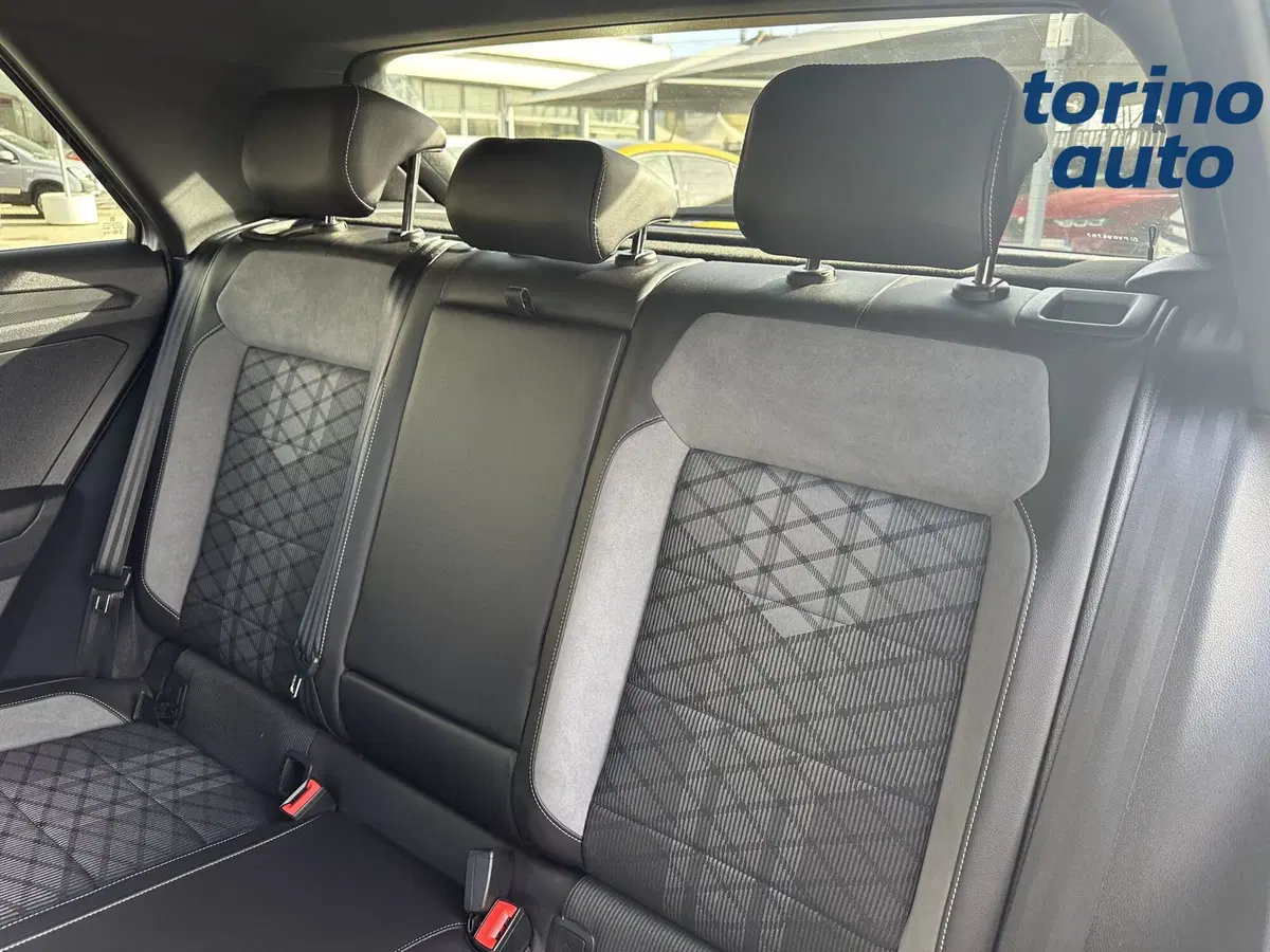 Volkswagen T-Roc usata a Torino (8)