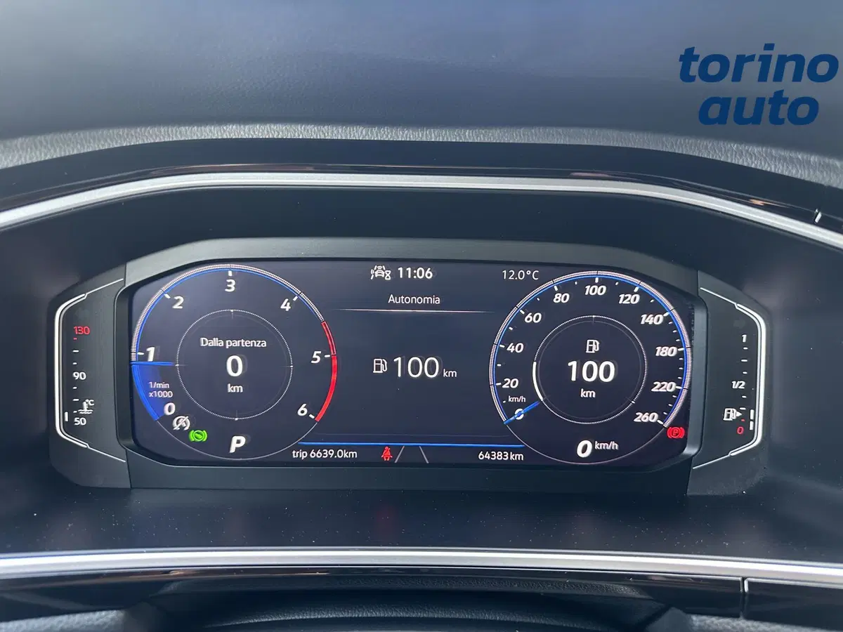 Volkswagen T-Roc usata a Torino (13)