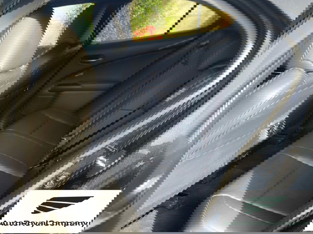 Lexus UX usata a Roma (10)