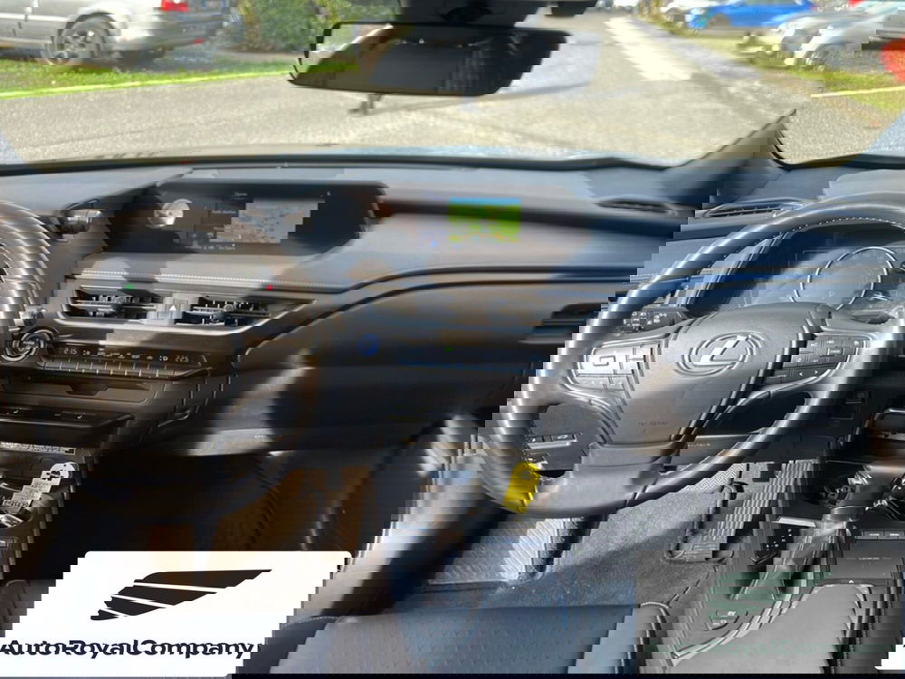 Lexus UX usata a Roma (11)