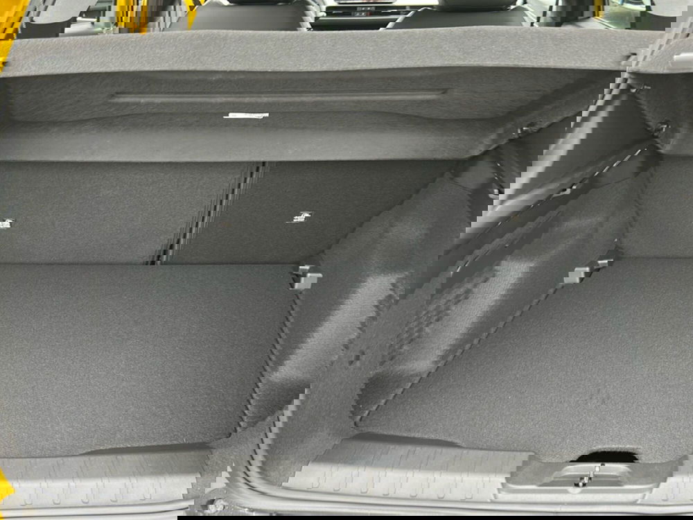 Jeep Avenger nuova a Latina (10)