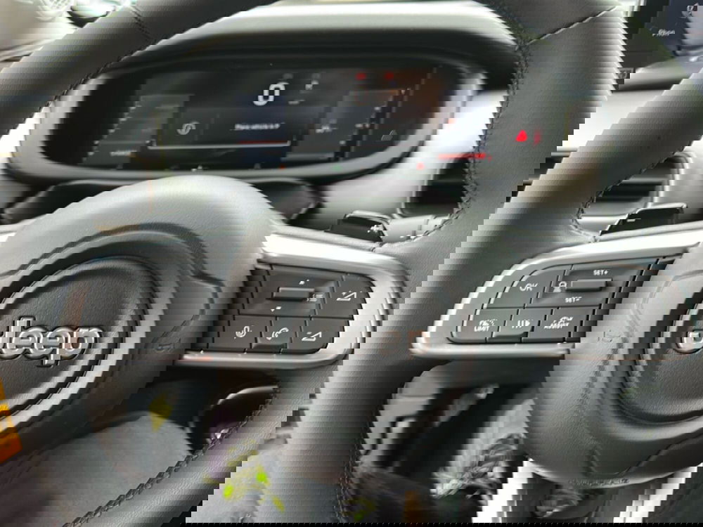 Jeep Avenger nuova a Latina (14)