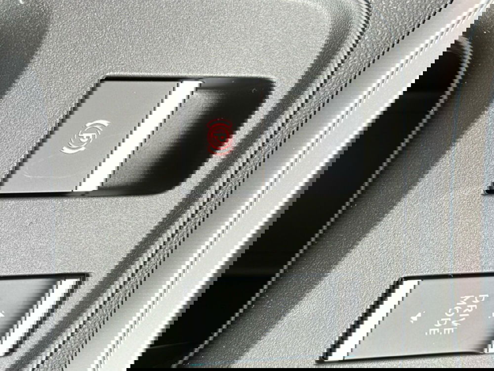 Jeep Avenger nuova a Latina (19)