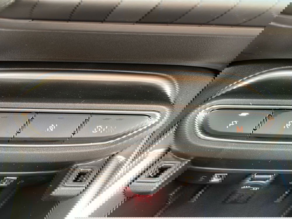 Jeep Avenger nuova a Latina (18)