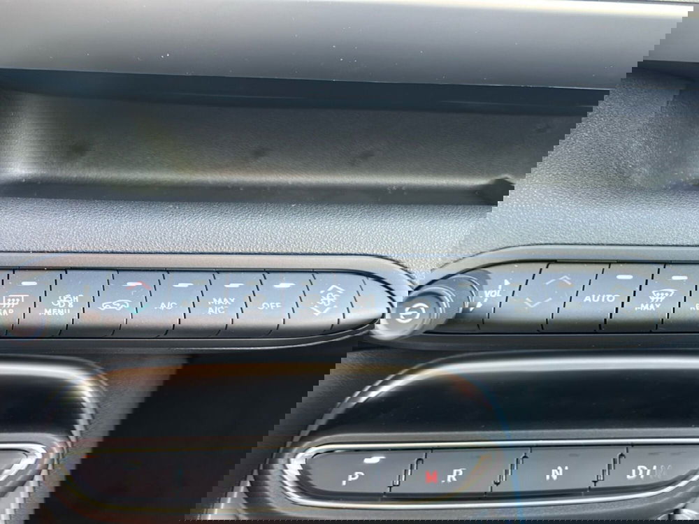 Jeep Avenger nuova a Latina (16)