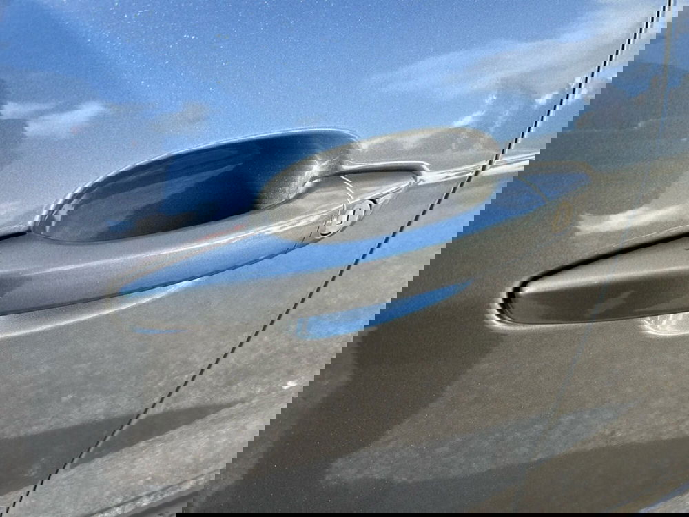 Jeep Avenger nuova a Latina (9)