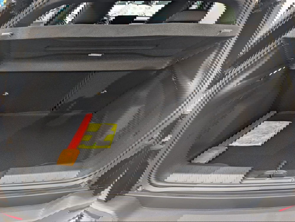 Jeep Avenger nuova a Milano (16)