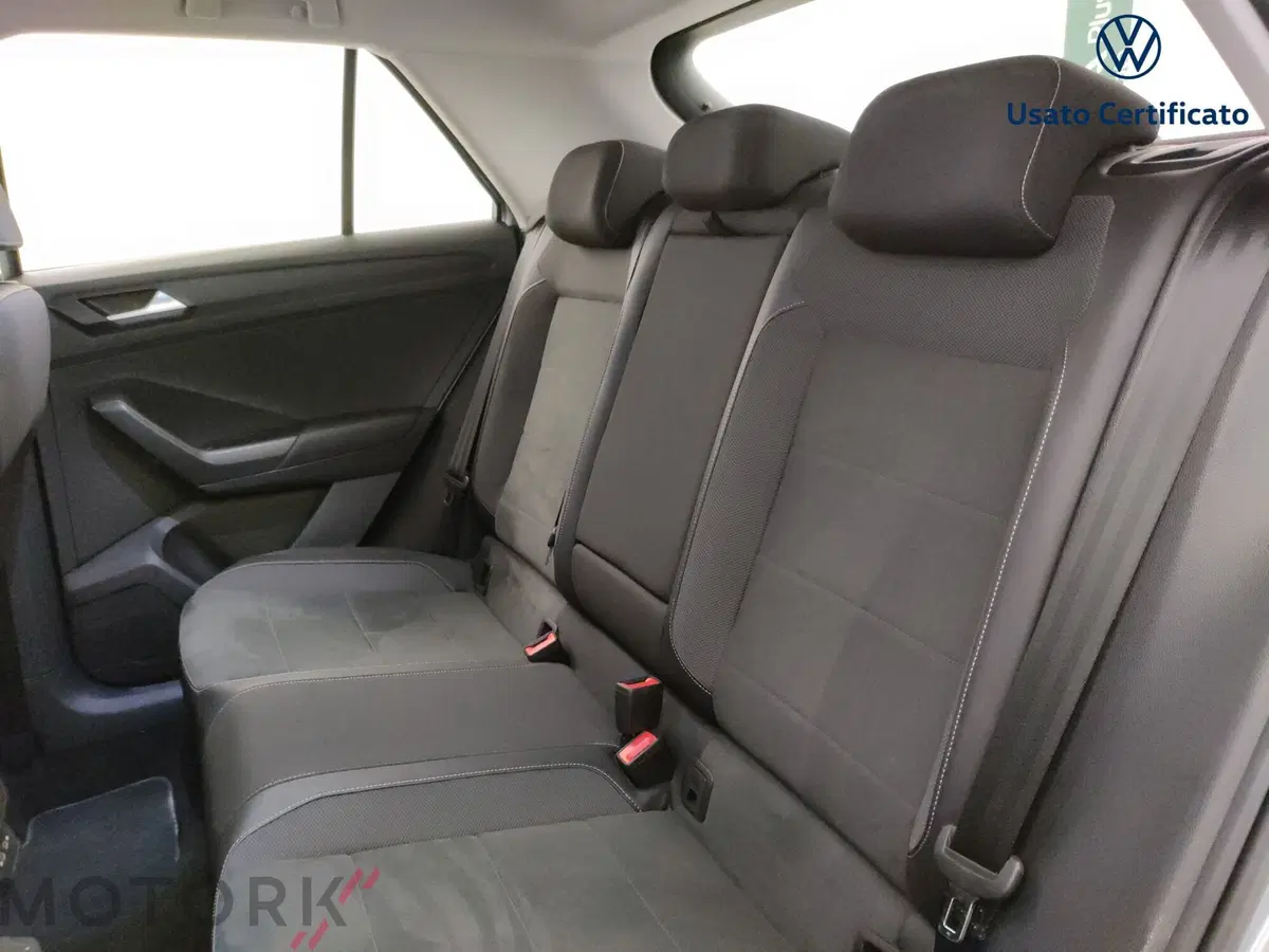 Volkswagen T-Roc usata a Varese (8)