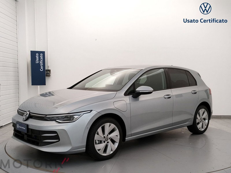 Volkswagen Golf nuova a Varese