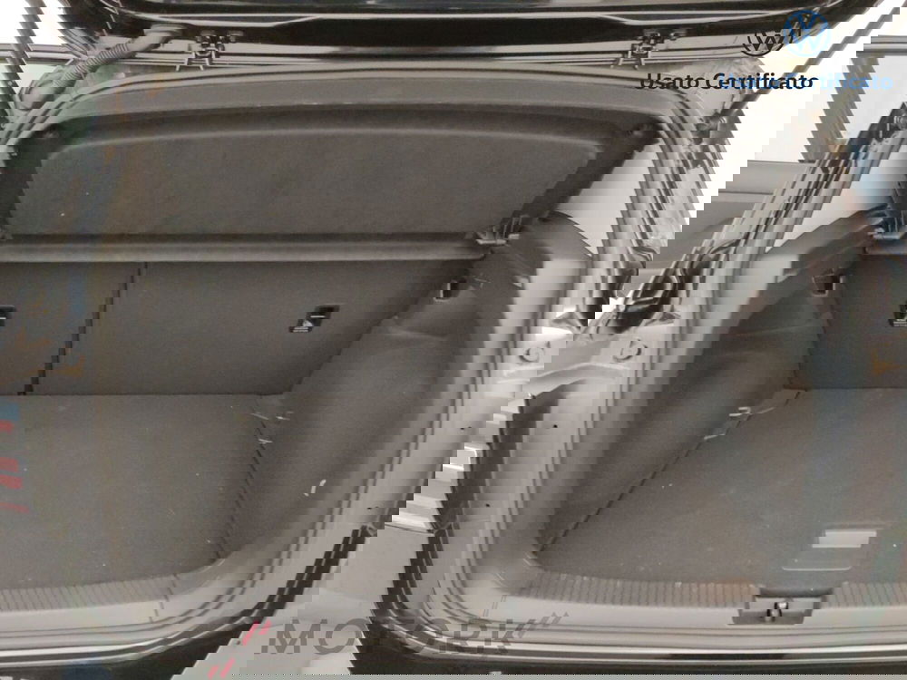 Volkswagen T-Cross usata a Varese (9)