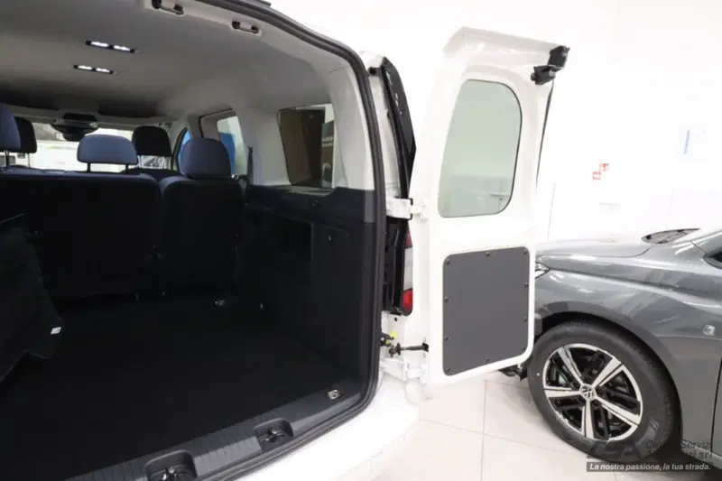 Volkswagen Caddy nuova a Bologna (9)