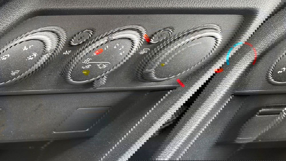 Dacia Sandero usata a Padova (13)