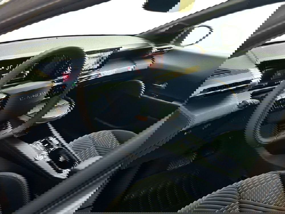 Lancia Ypsilon usata a Roma (15)