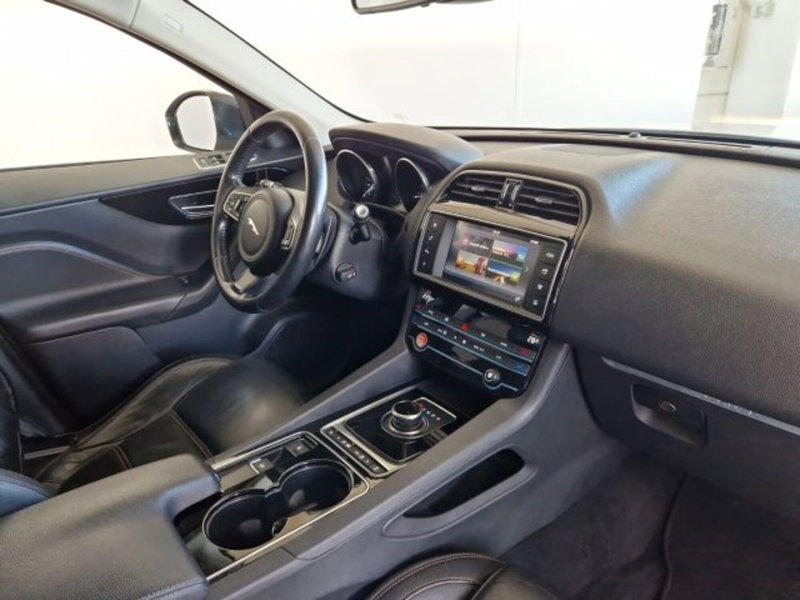Jaguar F-Pace usata a Modena (13)