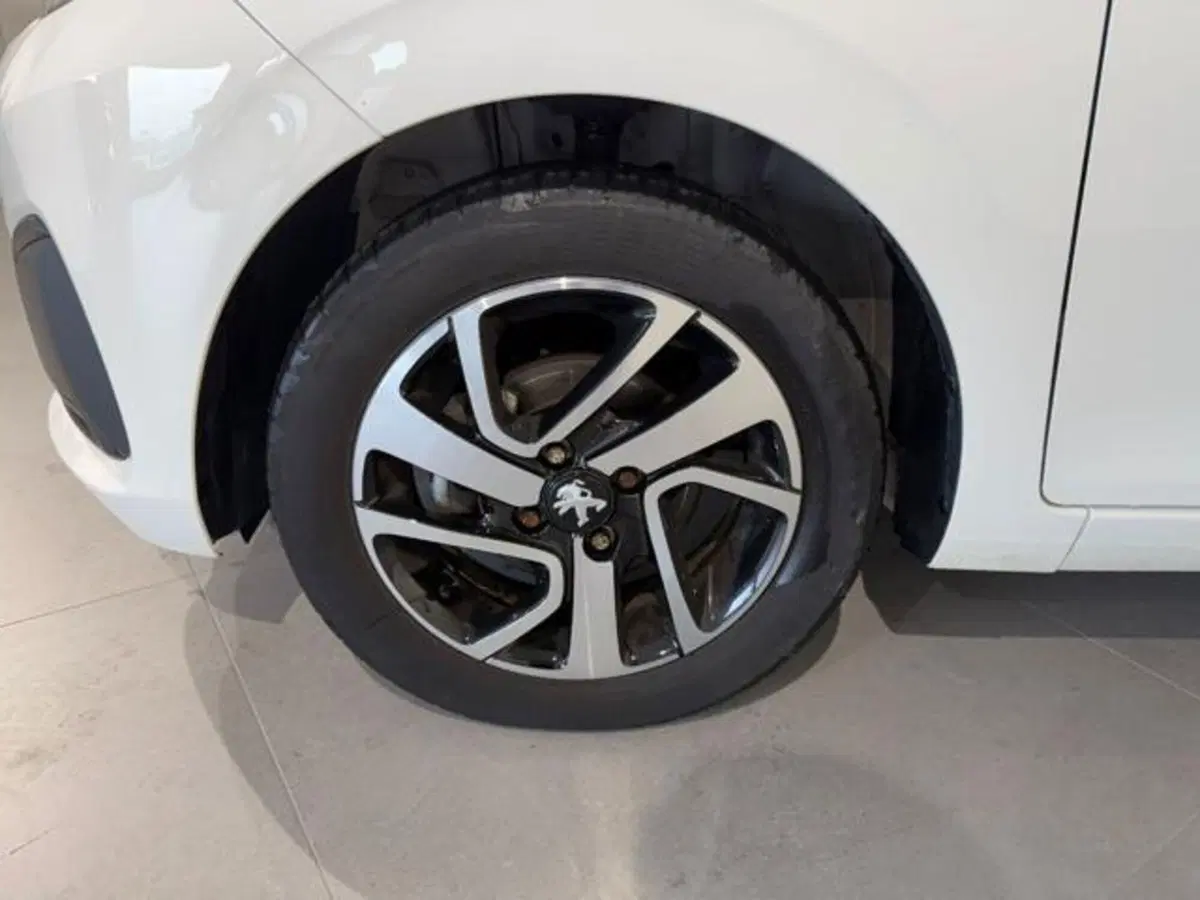 Peugeot 108 usata a Salerno (9)
