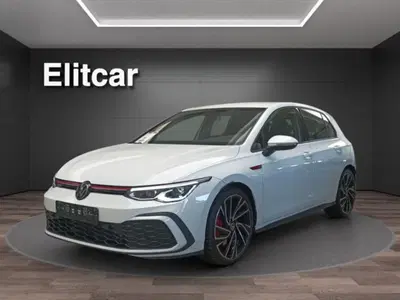 Volkswagen Golf 2.0 TSI GTI DSG del 2024 usata a Magenta
