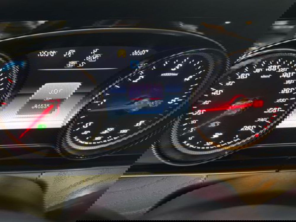 Mercedes-Benz Classe E usata a Milano (7)